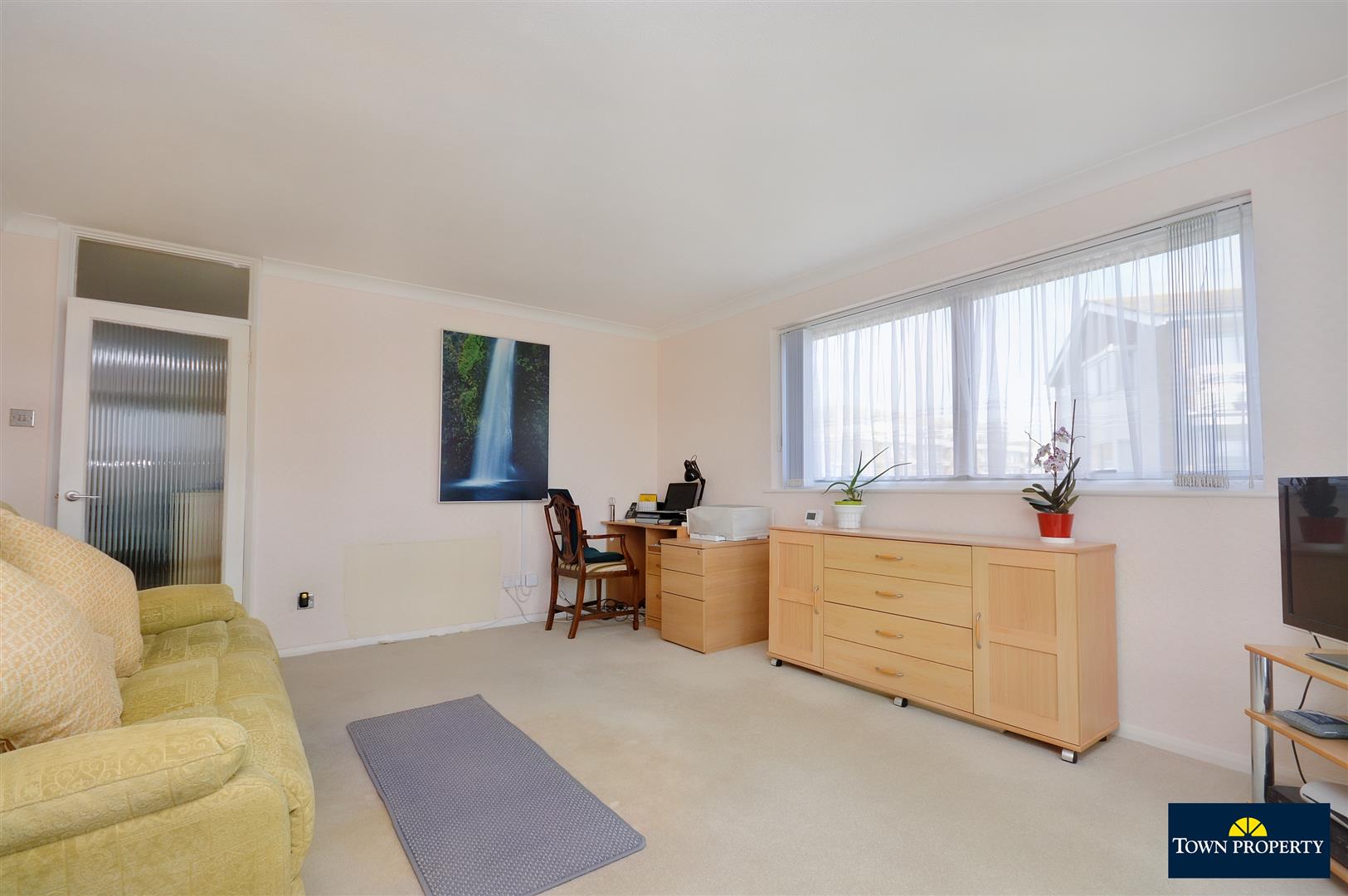 Property Details for St Johns Road Eastbourne BN20 7HY Town Property